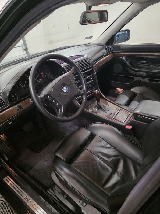 Sprzedam BMW E38 V12 5.4l 1996r