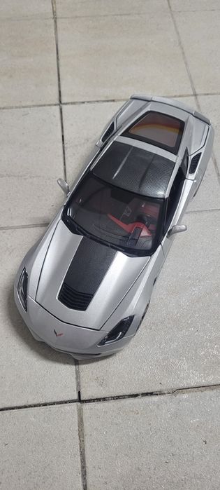 Corvette Stingray Z51 Prata 1:18