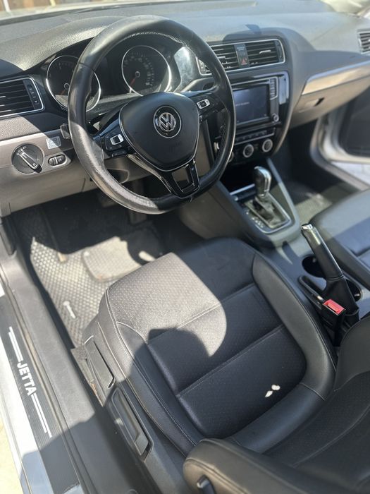 Продам vw jetta 2015 рік