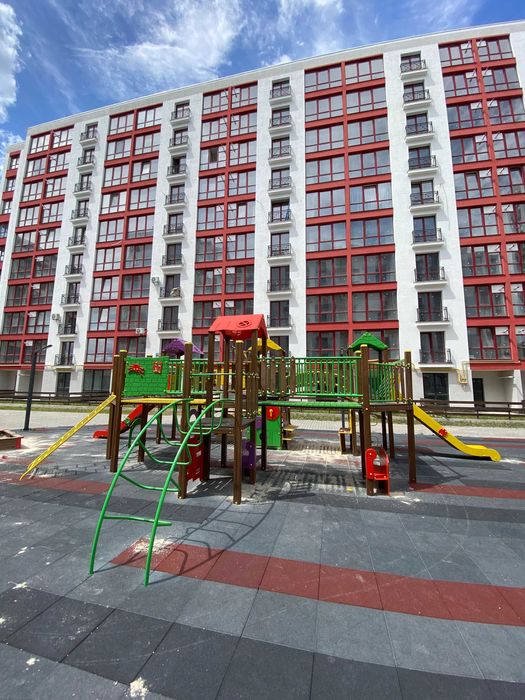 Продається велика 2кв з чорновими робота в сучасному ЖК