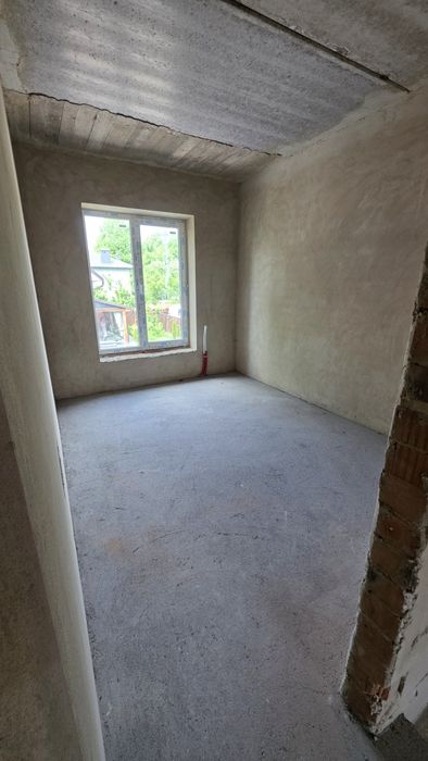 Продається зданий таунхаус на Роші