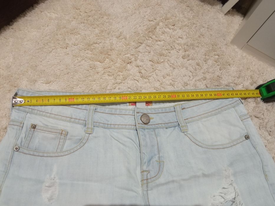 Шорты джинсовые bershka  EUR 42