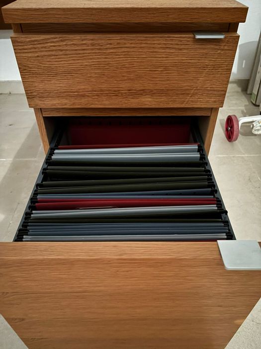 Secretária IKEA MALM