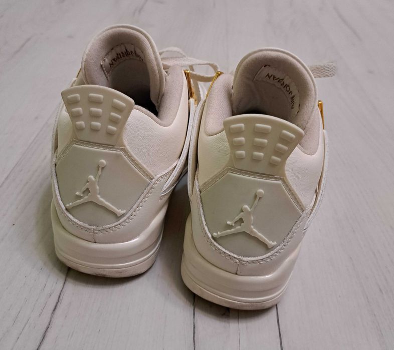 Air Jordan 4 Metallic Gold