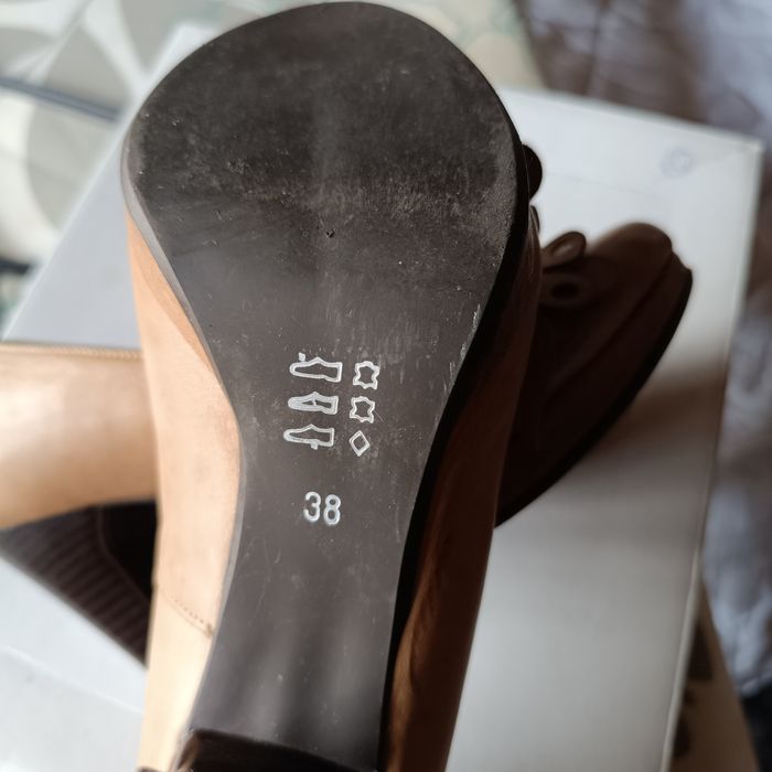 Sapatos compensados em camel em pele n38 novos
