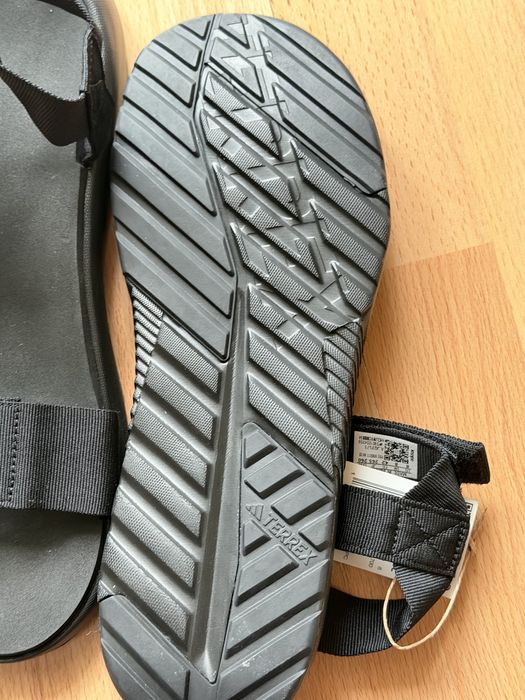 Нові сандалі Adidas TERREX