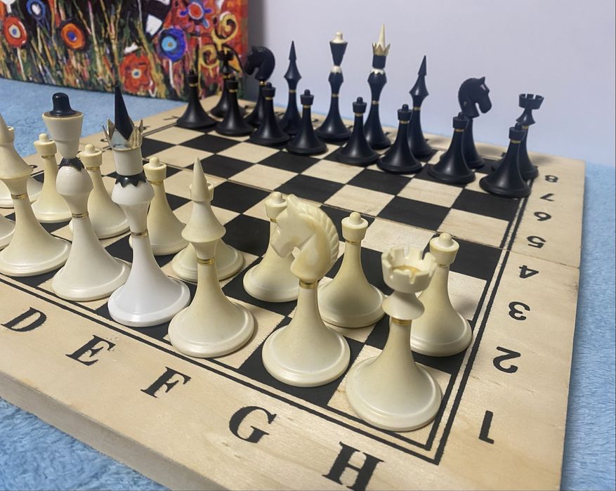 Продам вінтажні шахмати