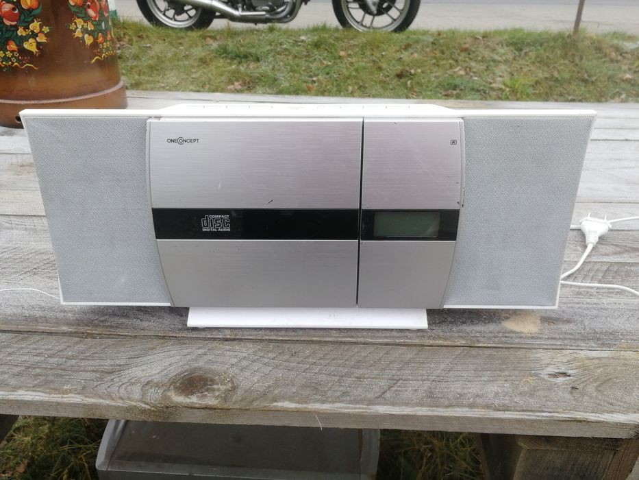 One connect boombox Bluetooth USB Cd