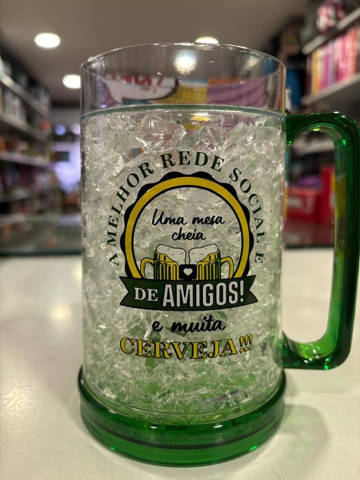 Canecas de gelo com frases