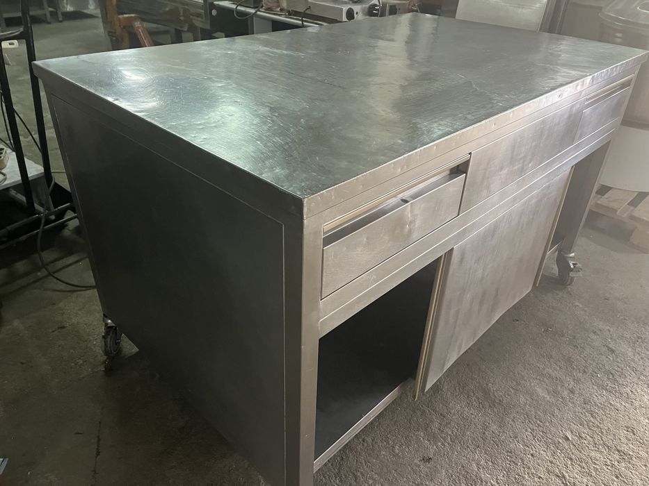 Mesa de trabalho em inox com portas e gavetas 1.50 x 90