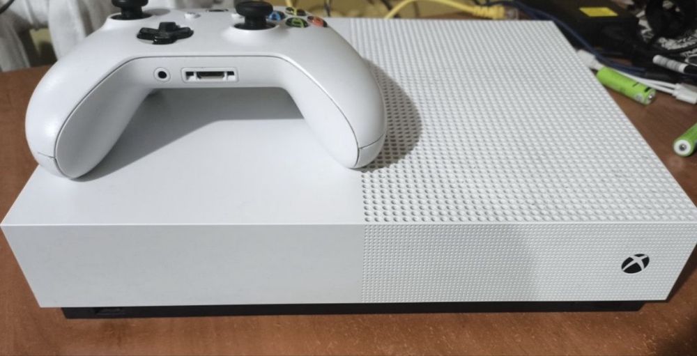 XBOX ONE ALL  DIGTAL  1 TB