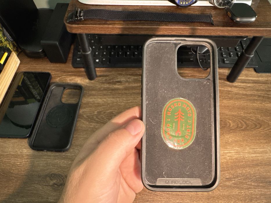 I PHONE 13 PRO MAX  quad lock case /  dust case