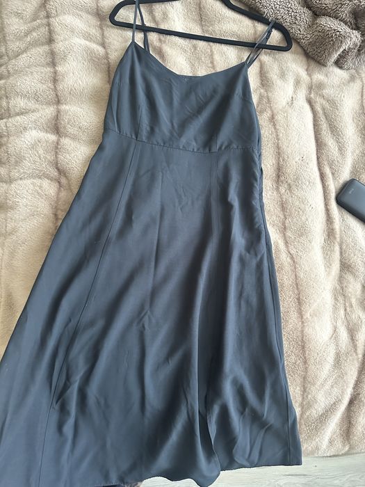 Черное платье uniqlo миди