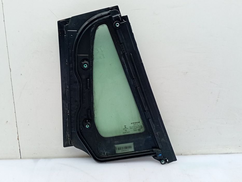Vidro triangular da porta trás esquerdo VOLVO V60 II Cross Country (22
