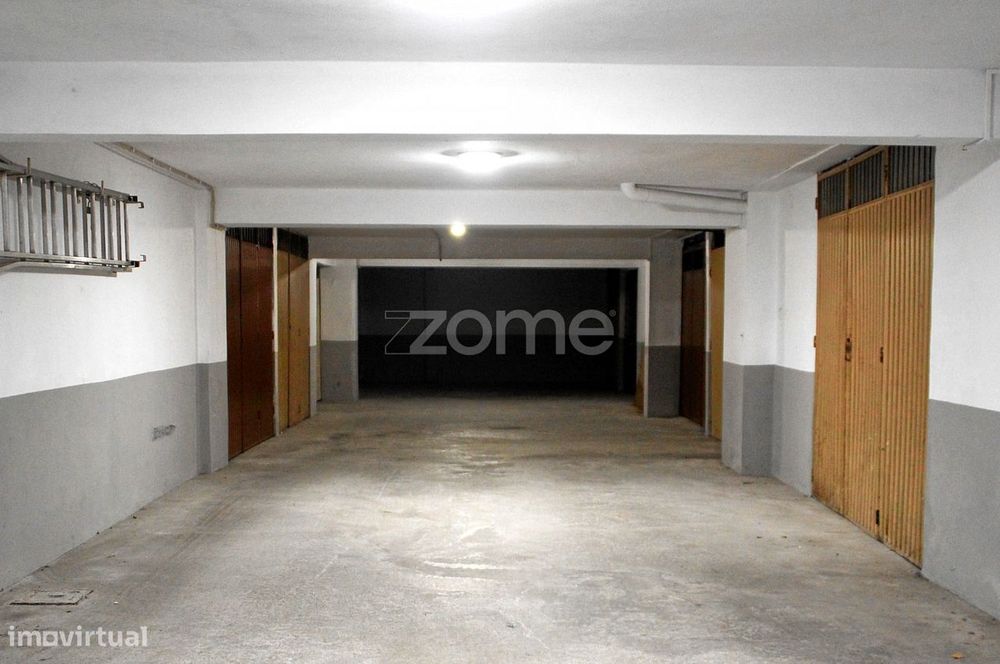 Apartamento T3 de cobertura, com terraço e garagem