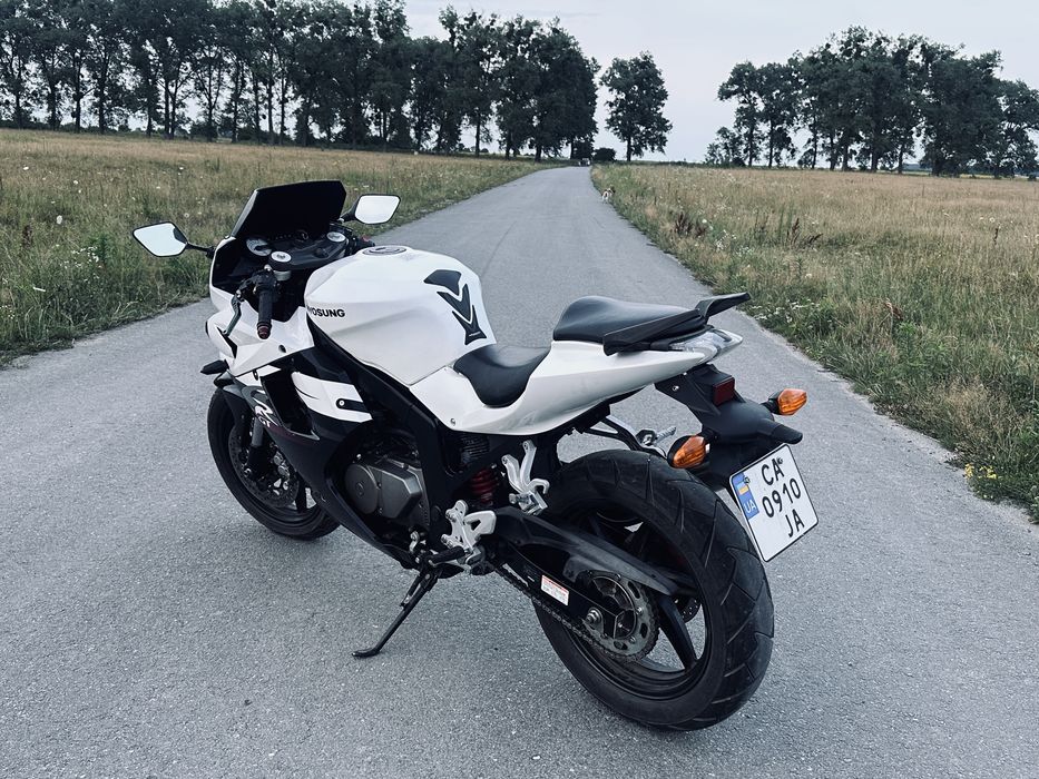 Спортбайк Hyosung GT250R (інжекторний)