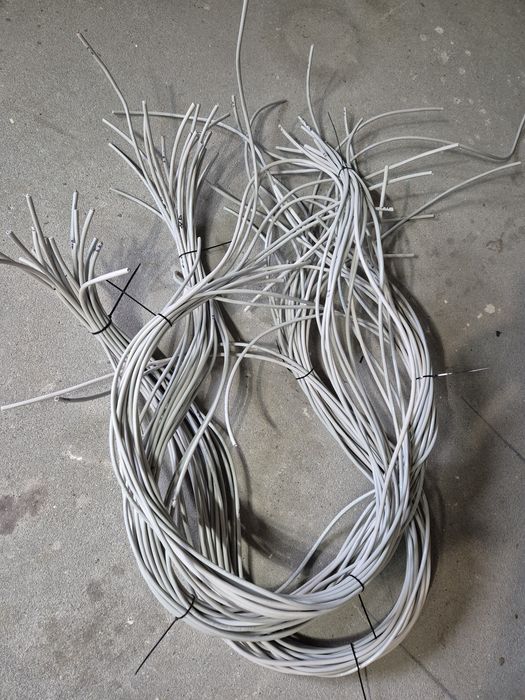 Kabel LAN skrętka w odcinkach. Około 100 m