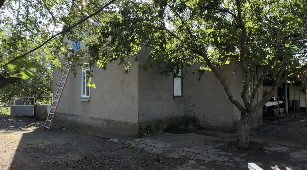Продаж будинку біля річки, з газом, +50 соток приватизованої землі