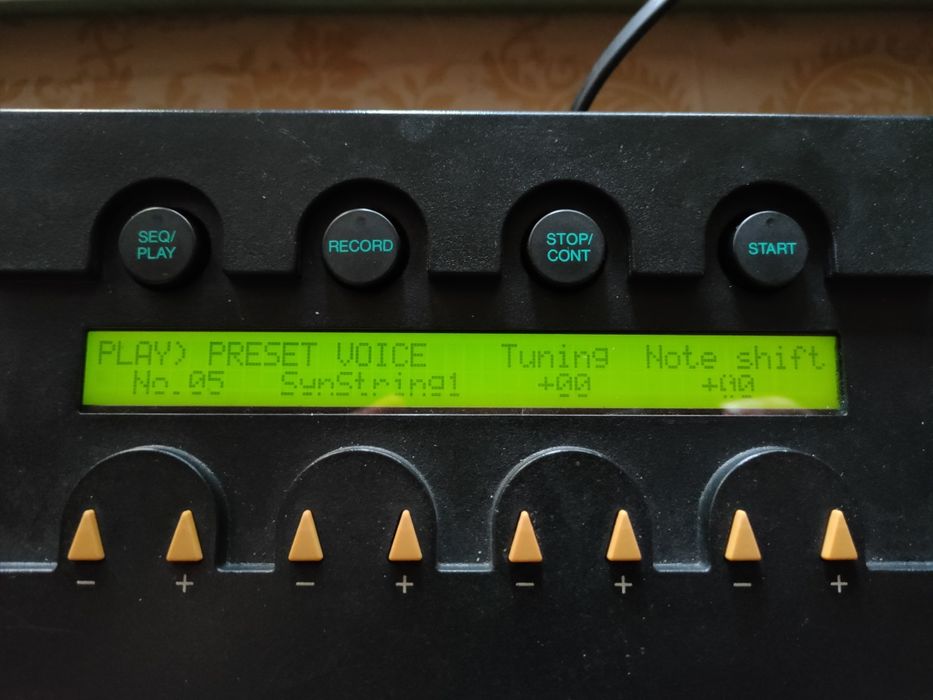 Синтезатор Yamaha YS200