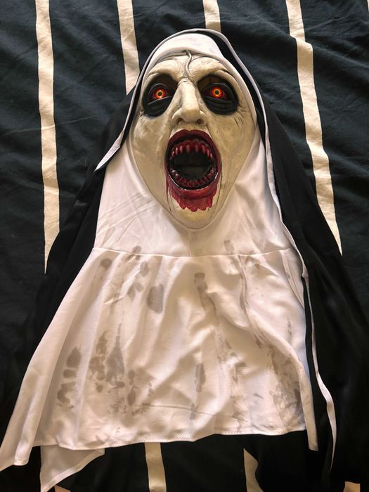 Máscara freira/nun nova