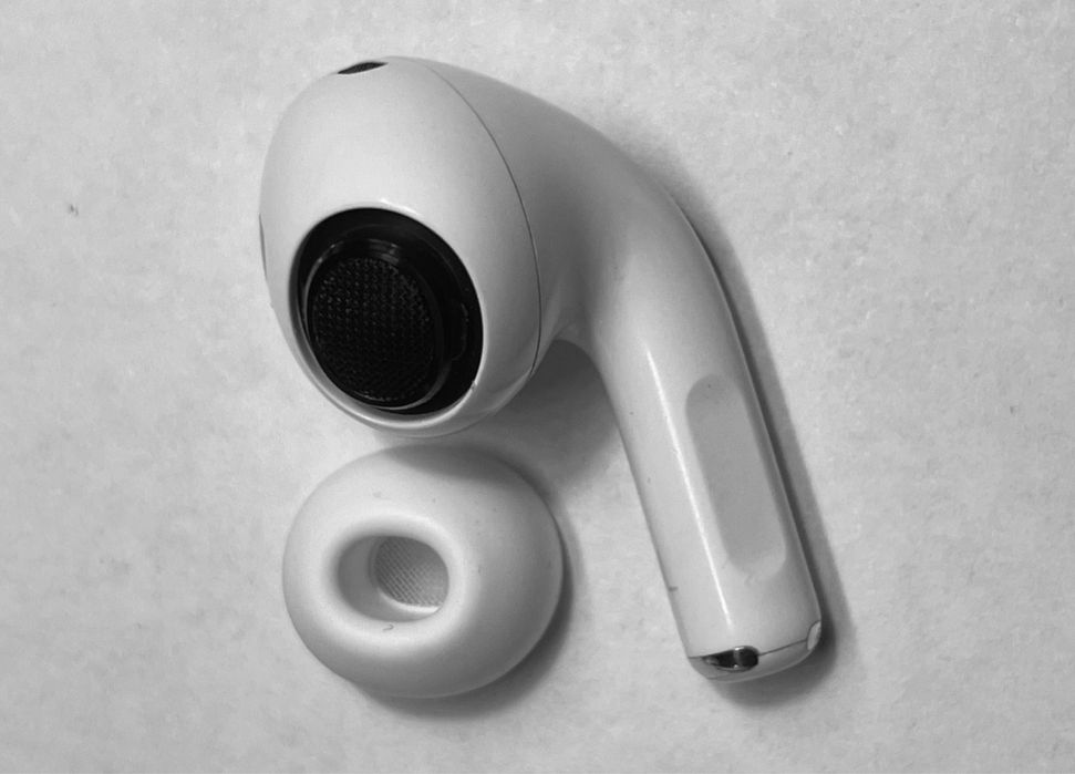 Лівий навушник  AirPods Pro 2 Gen A2698 A2699 A2700