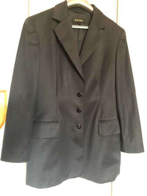 Blazer azul escuro da marca de luxo Escada