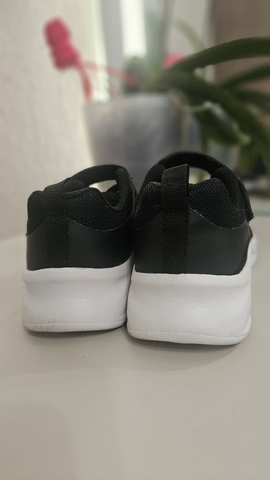 продам дитячі кросівки sketchers