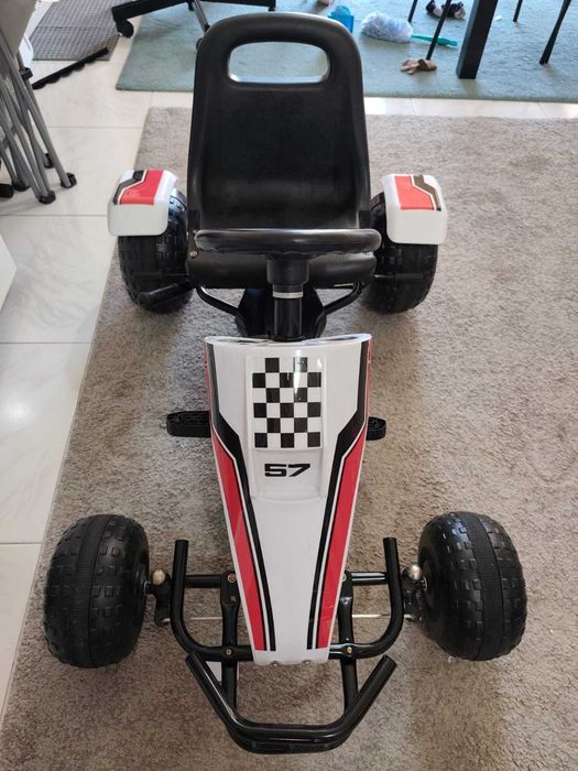 Kart Carro a Pedais com Assento Ajustável, Freio de Mão Branco e Preto