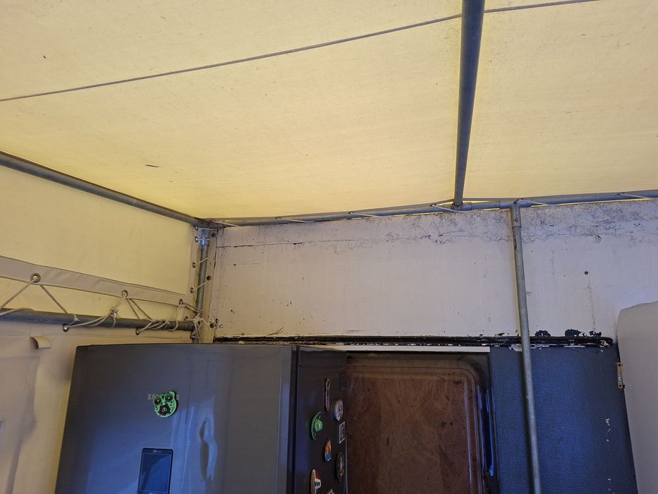 Vendo avançado, tenda em bom estado