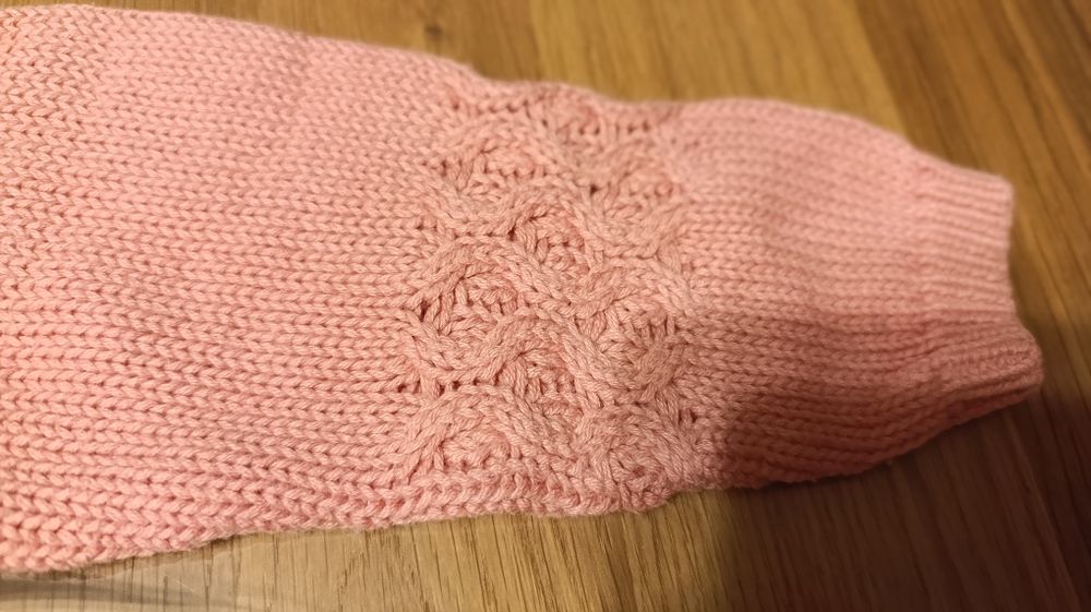 Ażurowy sweterek Reserved 68