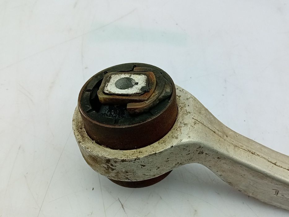 Braço de suspensão frente esquerdo AUDI A6 Avant (4B5, C5)