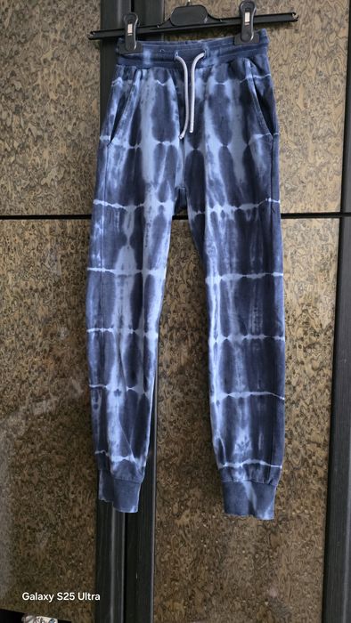 Spodnie dresowe chłopięce 128,