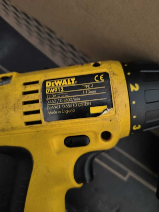 Aparafusadora/Furadora DeWALT DW912 12V XR2 + 2 Baterias + Mala