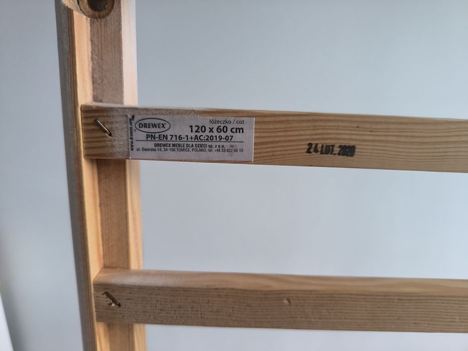 Łóżeczko dziecięce drewniane 120x60 z materacem