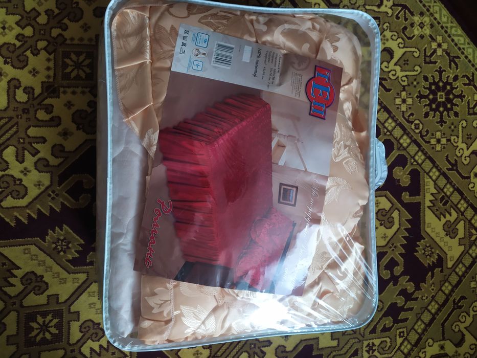 Продам новый комплект покрывало на кровать.