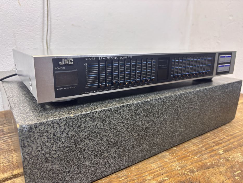 Korektor graficzny equalizer JVC SEA 33