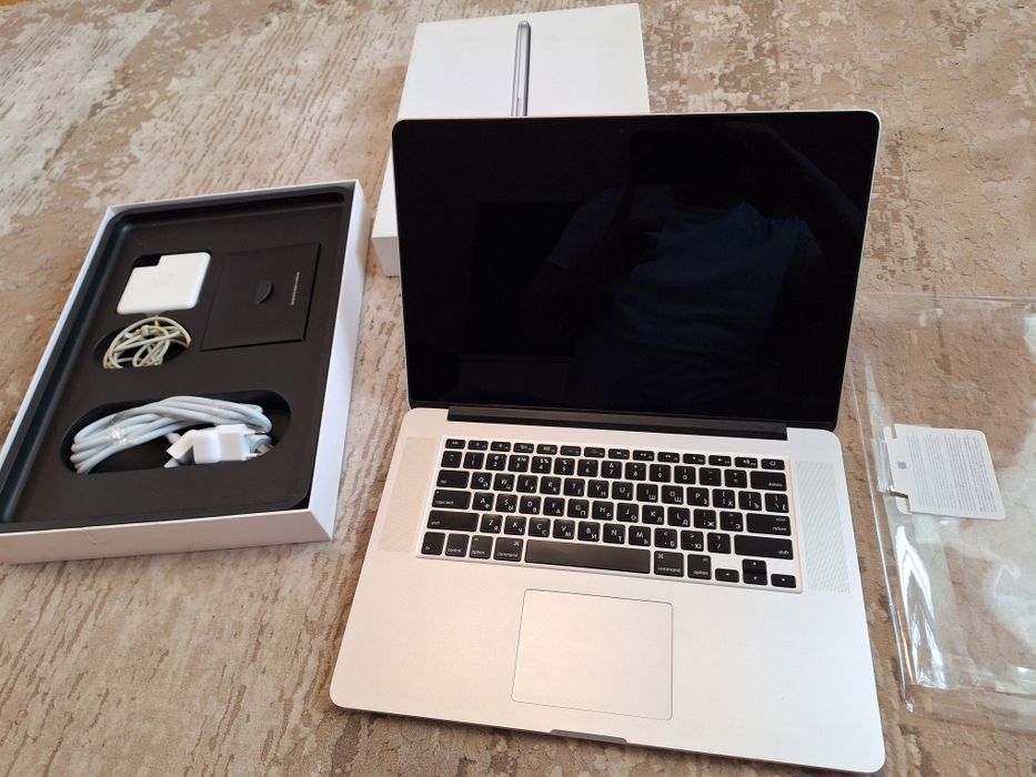MACBOOK PRO 15"Core i7 /16/500 Retina