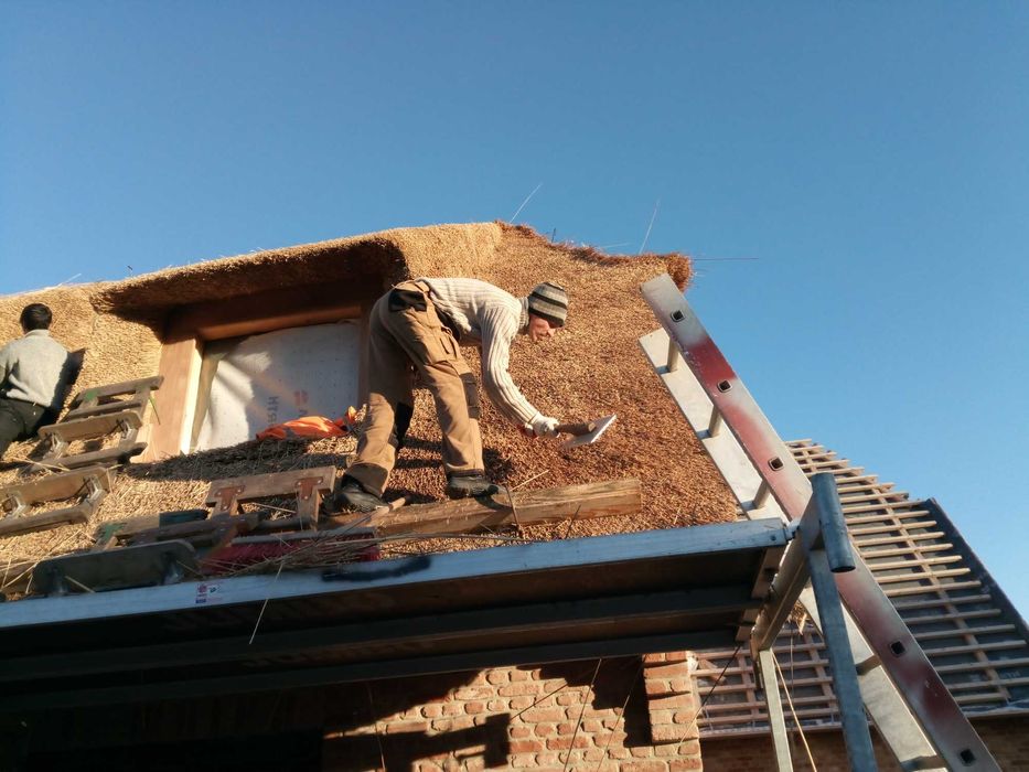 Крыша из камыша .