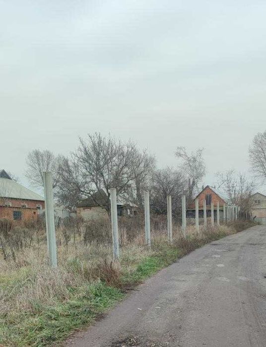 Продам будинок під реконструкцію по червоній лінії в Дергачах рн Пісок