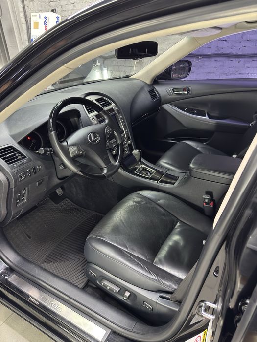 Продам Lexus Es350 2008