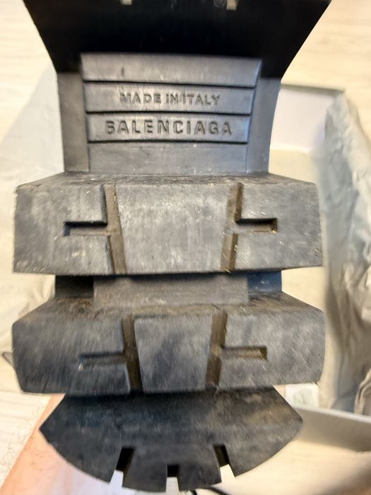 Balenciaga bulldozer leather boots