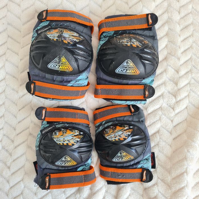 Ролики Hot Wheels 22-24 см + наколінники