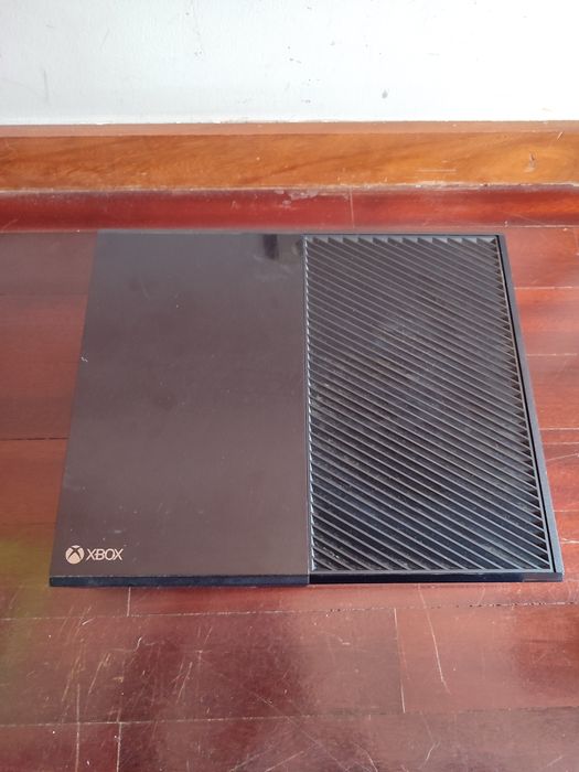 Xbox One com caixa