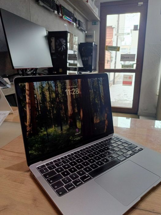 MacBook AIR / Core i5 / Intel Iris Plus Graphics / 16GB / #ELEMENTO