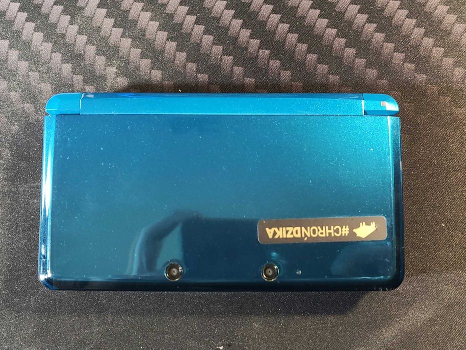 Nintendo 3DS + akcesoria (CirclePad Pro + stacja dokująca)