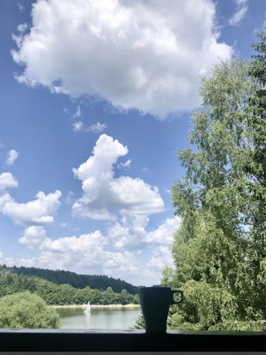 Zwolnil sie apartament na majowkę Noclegi z widokiem na jezioro w Bieszczadach, w gorach nad jeziorem Jacuzzi sauna