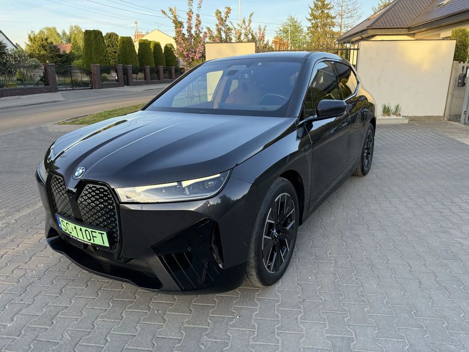 BMW iX