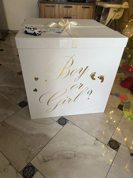 Продам коробку на гендер паті, стан чудовий