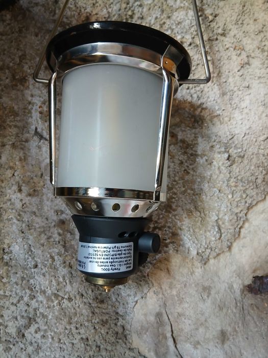 Grelha e lanterna para garrafas de gás camping