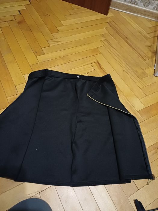 Жіноча спідничка